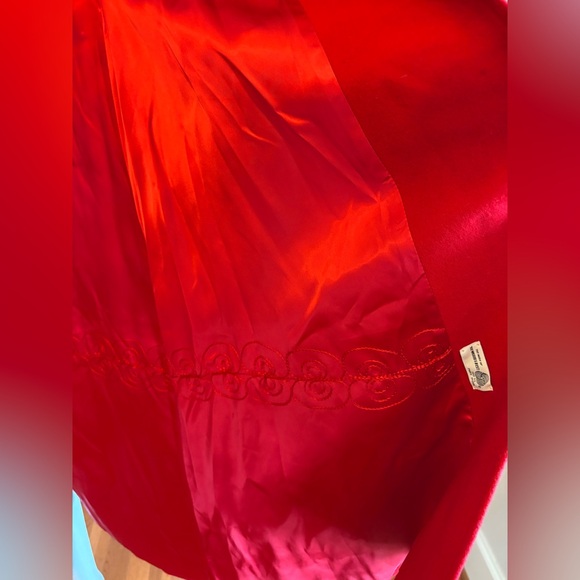 Elegant Red Women's Coat - Picture 9 of 12